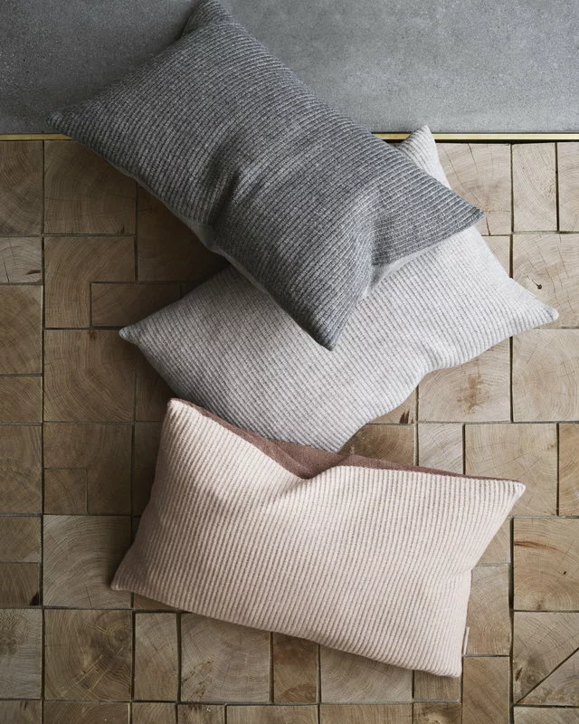 Fritz Hansen Cuscino Aiayu, 40 X 60 Cm, Beige 7 Fritz Hansen Cuscino Aiayu, 40 X 60 Cm, Beige - immagine 5