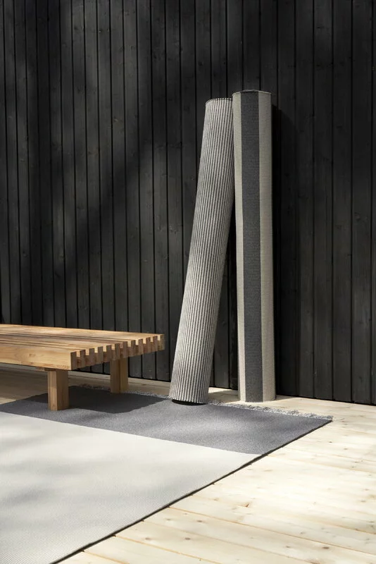 Woodnotes Tappeto Beach In-Out, Grigio Perla - Grafite 6 Woodnotes Tappeto Beach In-Out, Grigio Perla - Grafite - immagine 4