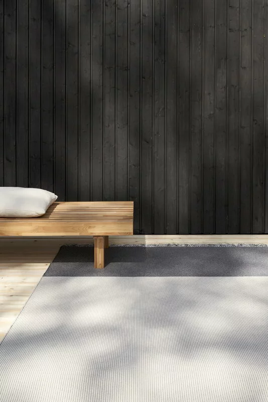 Woodnotes Tappeto Beach In-Out, Grigio Perla - Grafite 5 Woodnotes Tappeto Beach In-Out, Grigio Perla - Grafite - immagine 3