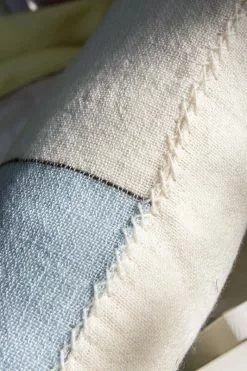 Tikau Cuscino Block, 45 X 60 Cm, Blu - Righe Nere 12 Tikau Cuscino Block, 45 X 60 Cm, Blu - Righe Nere -Vendite Tappeti Cushion blue black stripe