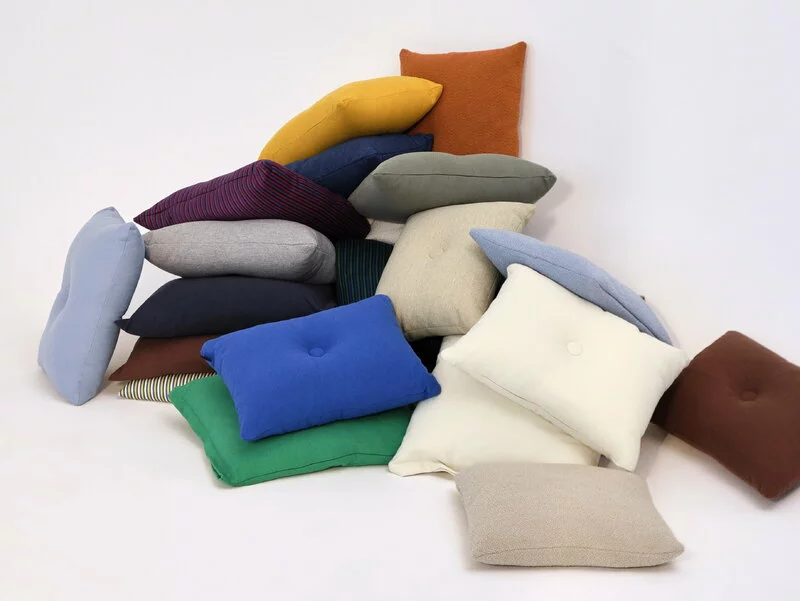 Hay Cuscino Dot, XL, Mini Dot, Planar, Verde Oliva Scuro 4 Hay Cuscino Dot, XL, Mini Dot, Planar, Verde Oliva Scuro - immagine 2