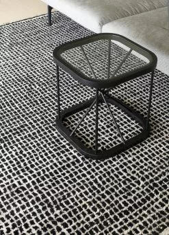 Woodnotes Tappeto Grid, Bianco - Nero 12 Woodnotes Tappeto Grid, Bianco - Nero -Vendite Tappeti Hand knotted Wool carpet Grid 18600109 col. white black woodnotes 6