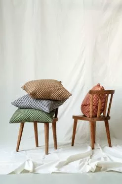 Røros Tweed Cuscino Isak, 60 X 60 Cm, Chestnut 9 Røros Tweed Cuscino Isak, 60 X 60 Cm, Chestnut -Vendite Tappeti ISAK CUSHION 105352 105351 105354 105353