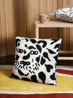 Iittala Fodera Per Cuscino OTC Cheetah, 47 X 47 Cm, Nero - Bianco -Vendite Tappeti Iittala 2022 Oiva Toikka collection 5
