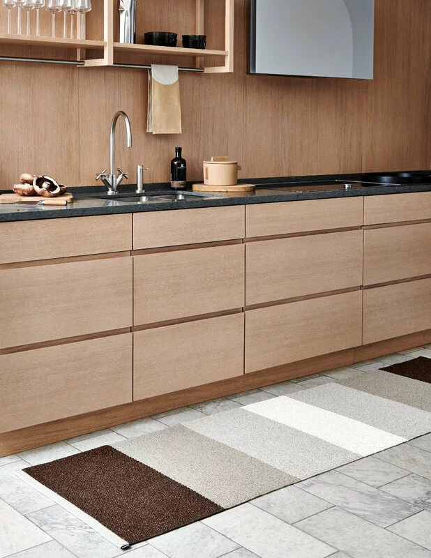 Pappelina Tappeto Kim 70 X 240 Cm, Marrone Scuro 4 Pappelina Tappeto Kim 70 X 240 Cm, Marrone Scuro - immagine 2