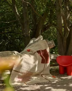 Woven Works Tappeto Patch 01 -Vendite Tappeti patch 01 wool shaggy rug outdoor photo 1